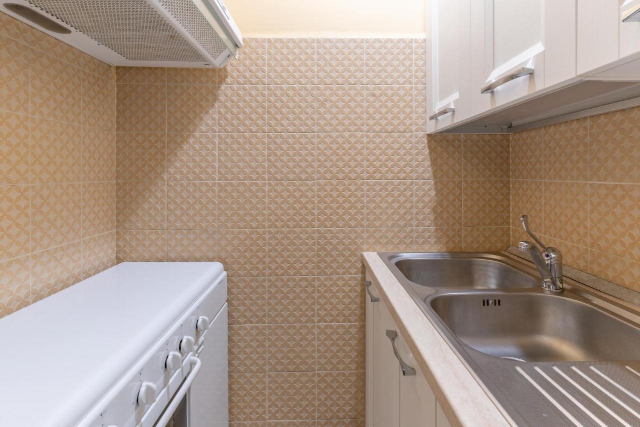 Seaside Apartament Near The Beach Минтурно Екстериор снимка
