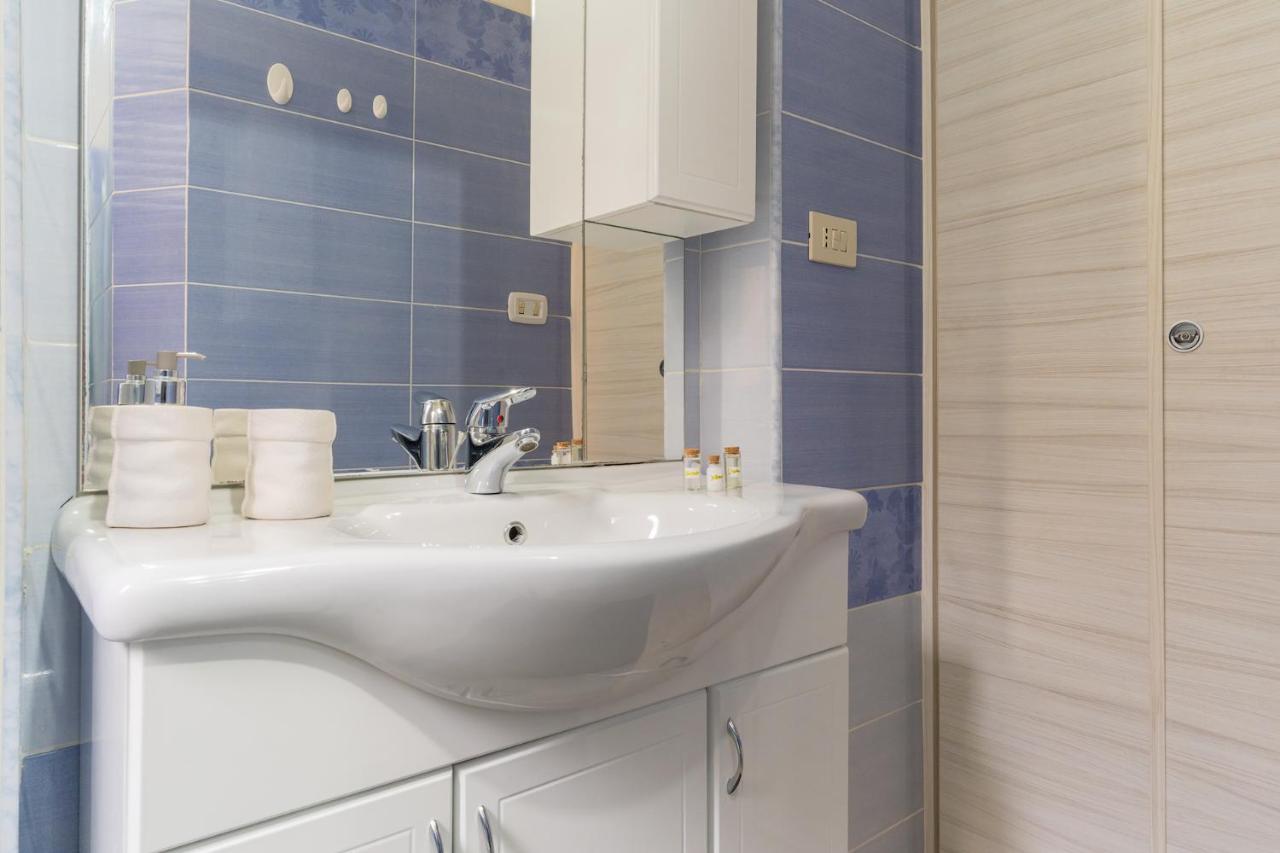 Seaside Apartament Near The Beach Минтурно Екстериор снимка